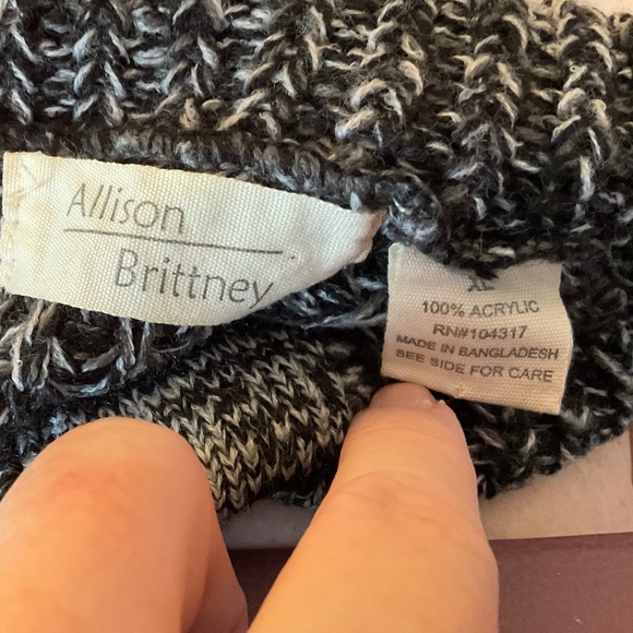 Women’s XL short sleeve cowl sweater - Picture 4 of 8